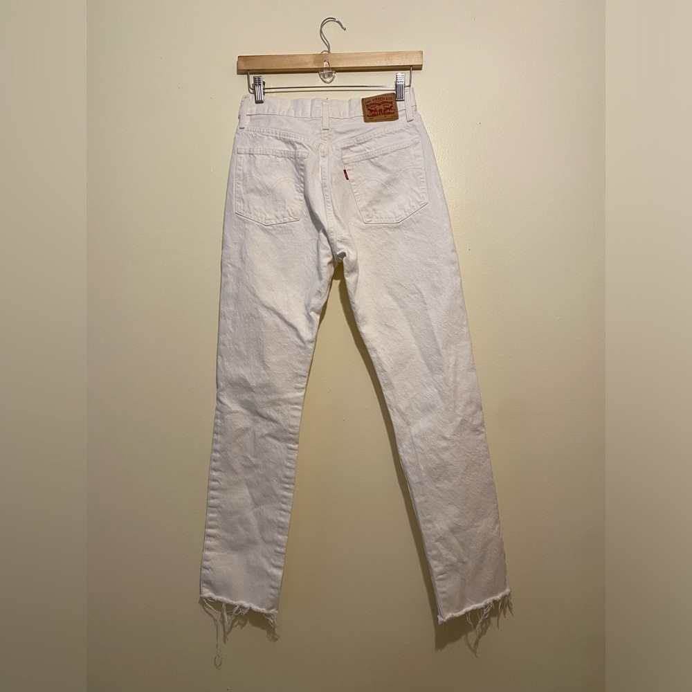 Levi's 501 Women White Straight Distressed Jeans. Size 26 - Picture 3 of 11